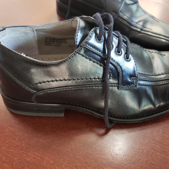 Boy's Stacey Adams black dress shoes 3.5 - Picture 2 of 3